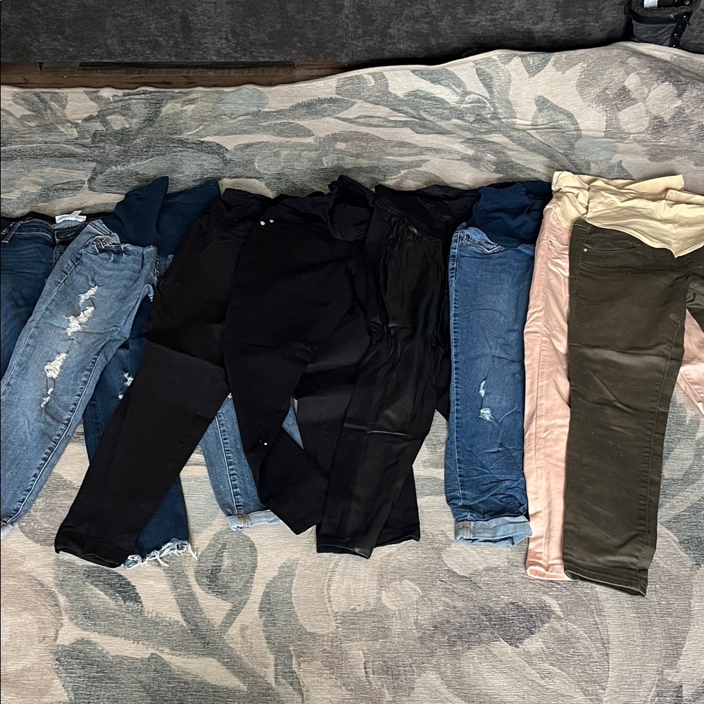 Lot of 8 pairs of maternity pants